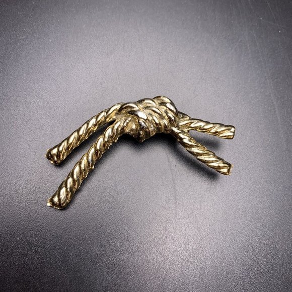 Rope Knot Brooch Pin Gold Tone Tie Tied Look Classic Vintage - Picture 2 of 6